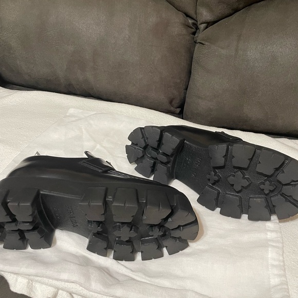 Prada monolith loafer - Picture 10 of 11